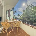 Skol 1a- 2 Bedrooms Sea Views アパート