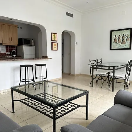 Skol 1a- 2 Bedrooms Sea Views Lejlighed *