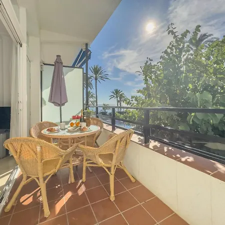 Skol 1a- 2 Bedrooms Sea Views Апартаменти