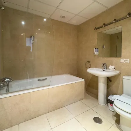 Апартаменти Skol 1a- 2 Bedrooms Sea Views