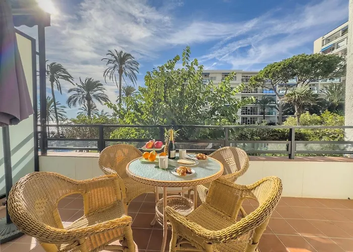 Skol 1a- 2 Bedrooms Sea Views Apartman