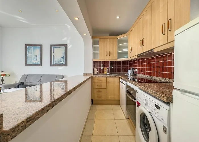Skol 1a- 2 Bedrooms Sea Views *